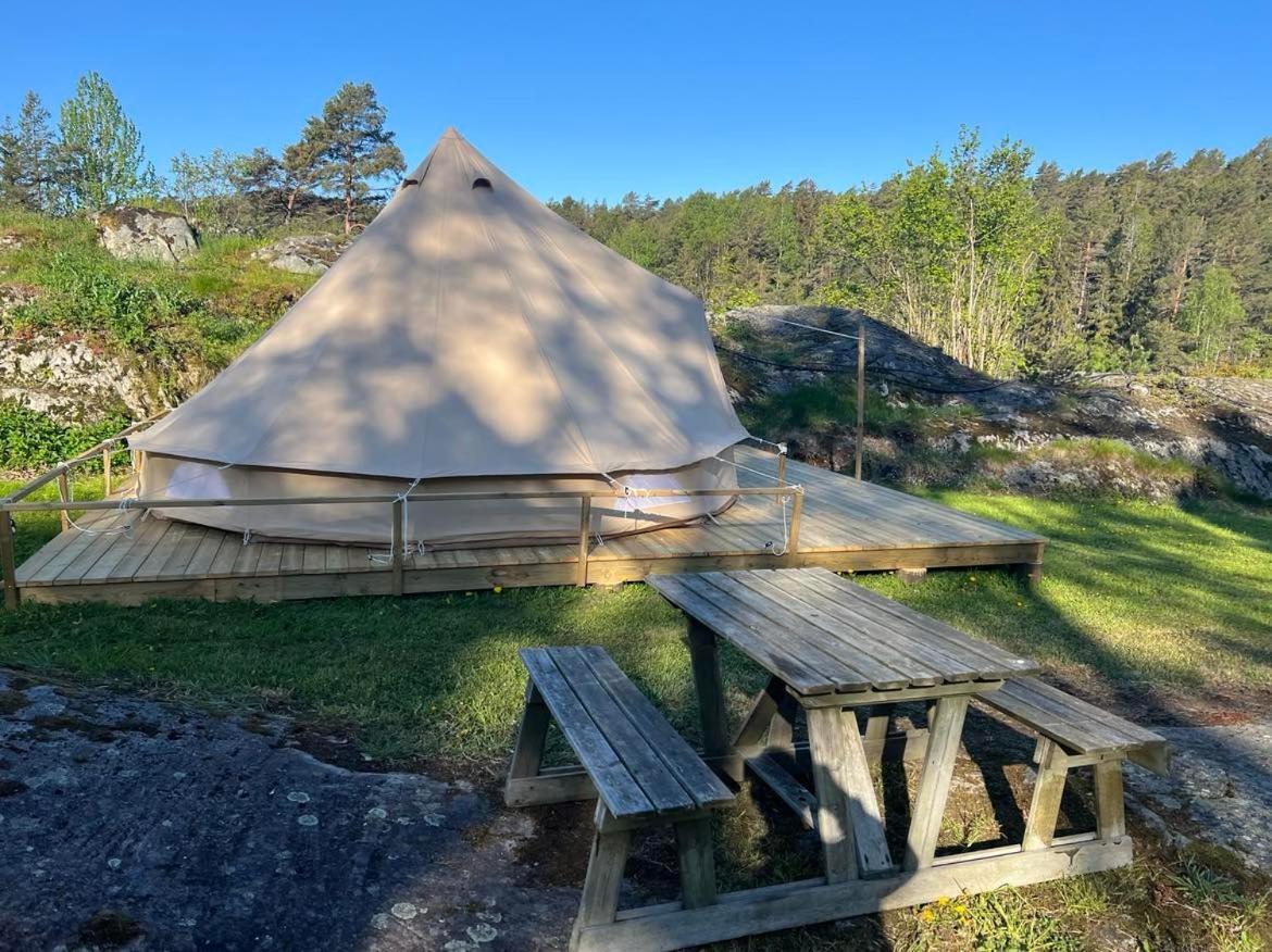 Hommen Gard Glamping Hotel Risor Exterior photo